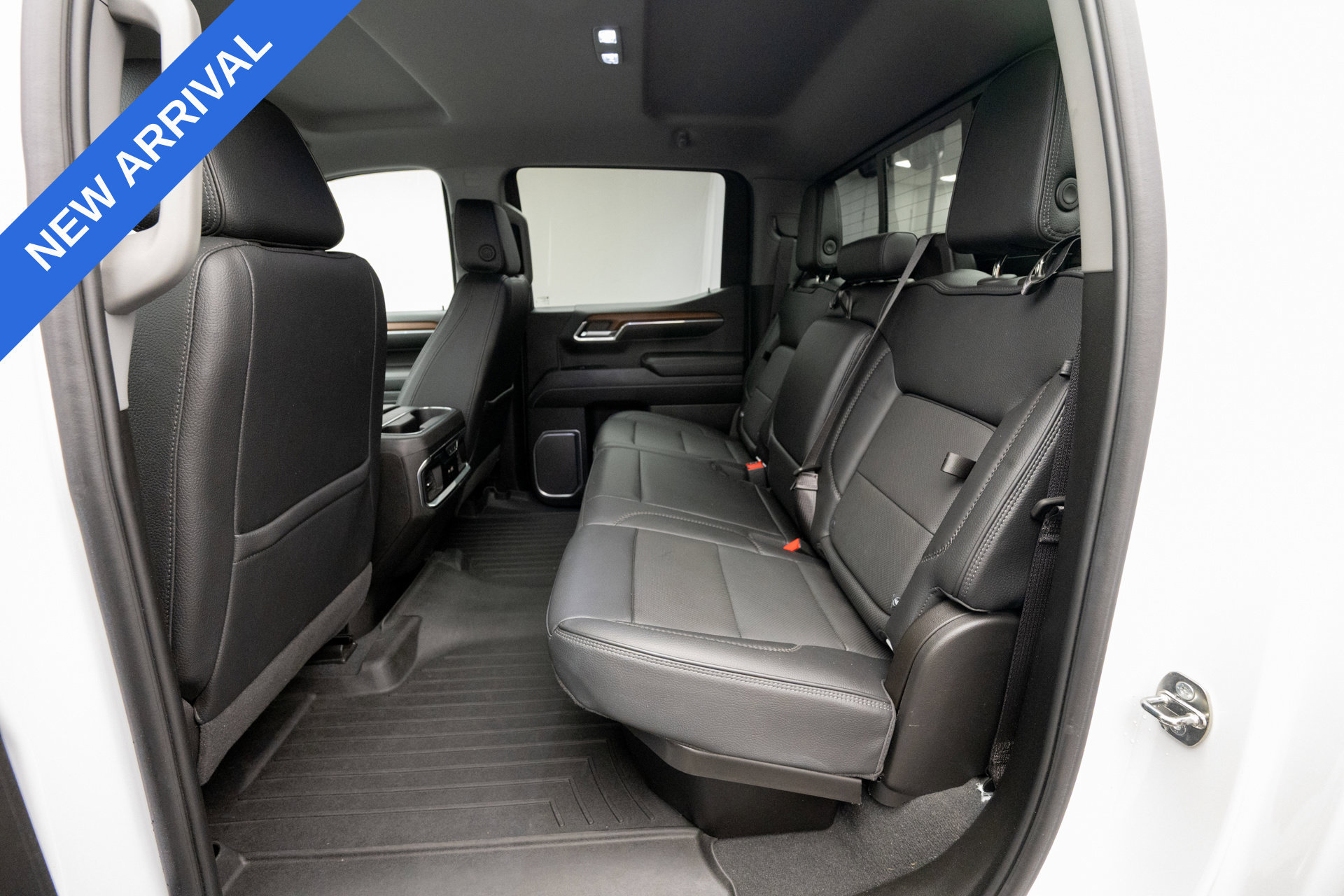 Used 2023 GMC Sierra 1500 Denali w/ Technology Package AWD/4WD image 14