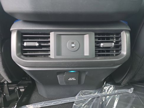 New 2025 Ford F150 Lariat w/ Equipment Group 501A Mid image 16