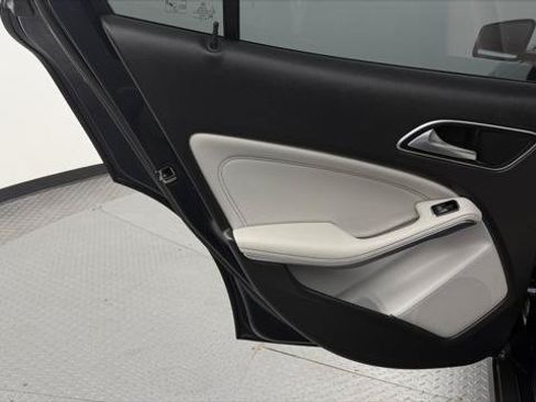 Used 2019 Mercedes-Benz GLA 250 image 13