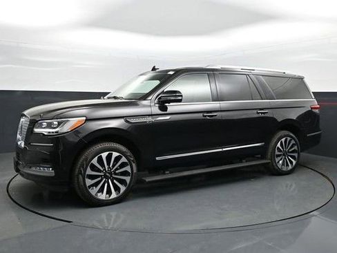 Used 2024 Lincoln Navigator L Reserve image 1