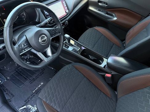 Used 2023 Nissan Kicks SR FWD image 16