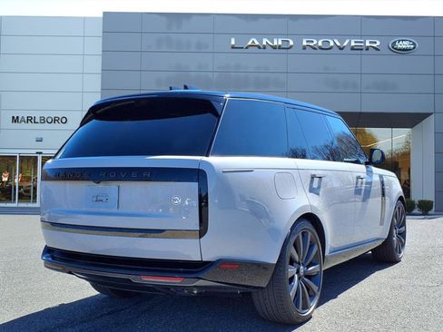 New 2025 Land Rover Range Rover SV image 2