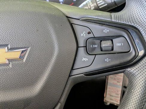 Used 2025 Chevrolet Trax LS FWD image 21