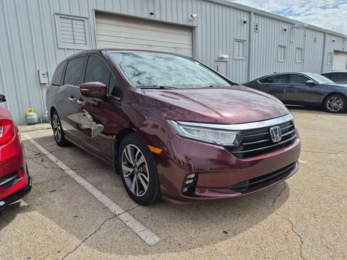 Used 2021 Honda Odyssey Touring image 3