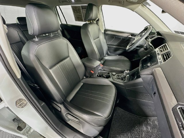 Certified 2024 Volkswagen Tiguan SE AWD/4WD image 29