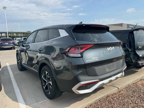Certified 2024 Kia Sportage EX FWD image 3
