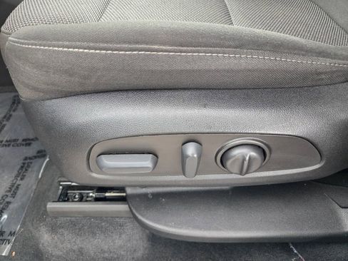 Certified 2023 Chevrolet Traverse LT image 6