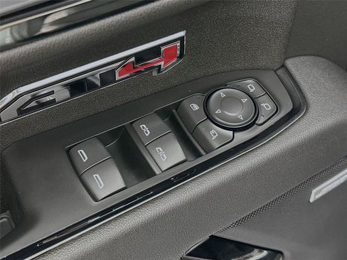 Used 2025 GMC Sierra 1500 AT4 w/ Technology Package AWD/4WD image 22