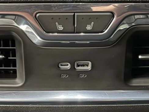 Used 2024 GMC Sierra 3500 Denali Ultimate AWD/4WD image 48