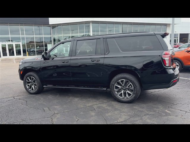 Certified 2024 Chevrolet Suburban Z71 AWD/4WD image 6
