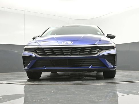 Certified 2025 Hyundai Elantra Sport FWD image 46