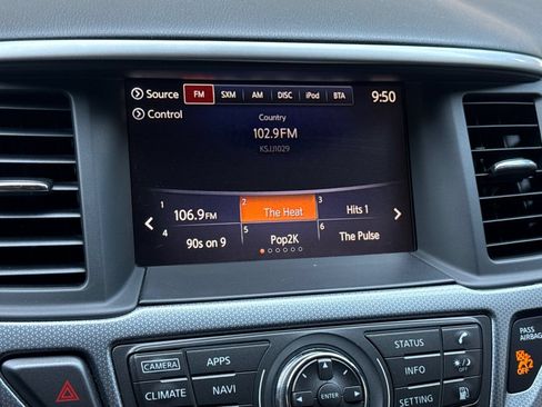 Used 2018 Nissan Pathfinder SL w/ Midnight Edition Package AWD/4WD image 26