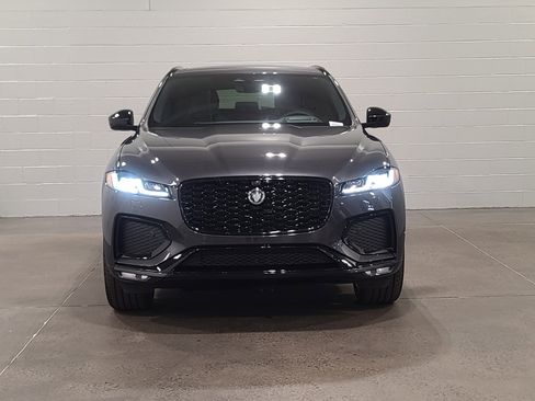 New 2026 Jaguar F-PACE R-Dynamic S image 9
