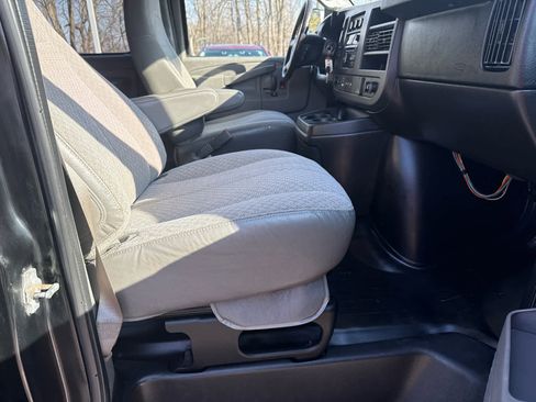 Used 2018 Chevrolet Express 2500 LS w/ Driver Convenience Package image 12