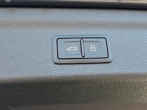 Certified 2025 Audi Q3 2.0T Premium Plus w/ Premium Plus Package image 30