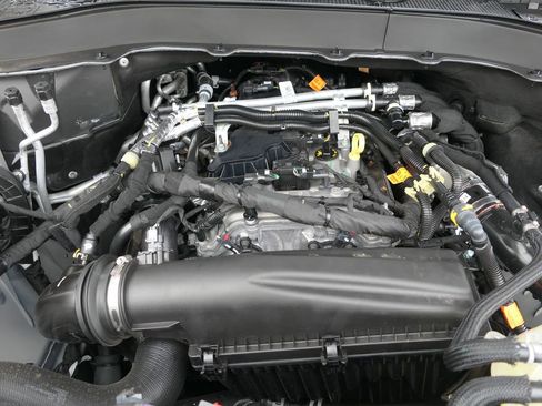 Used 2025 Ford Explorer Active w/ Active Comfort Package image 29