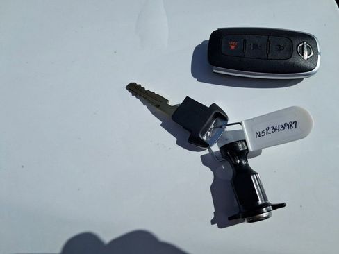 New 2025 Nissan Kicks SR image 30