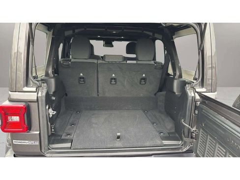 Used 2025 Jeep Wrangler Sahara w/ Safety Group image 9