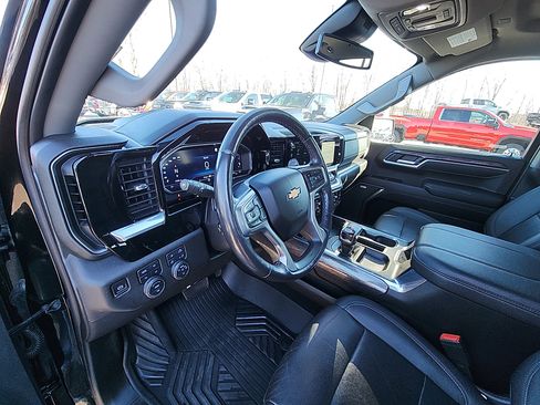 Used 2023 Chevrolet Silverado 1500 LTZ image 16