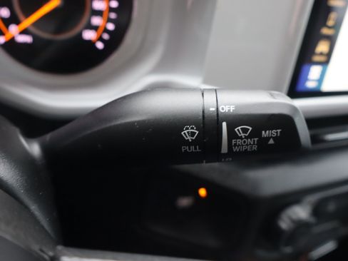 Used 2025 Jeep Gladiator Sport image 23