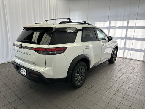 Certified 2024 Nissan Pathfinder SV w/ SV Premium Package image 4