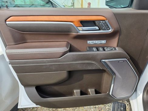 Used 2022 GMC Sierra 1500 Denali w/ Denali Reserve Package image 5
