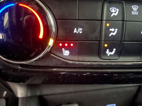 Used 2025 Chevrolet TrailBlazer LT w/ LT Cold Weather Package image 36