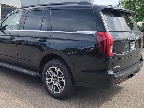 Used 2025 Ford Expedition Active AWD/4WD image 4