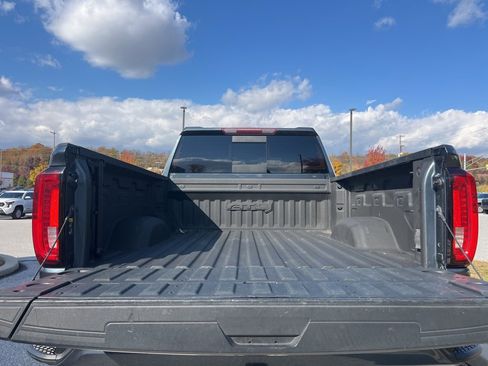 Used 2020 GMC Sierra 2500 AT4 w/ AT4 Premium Package image 24