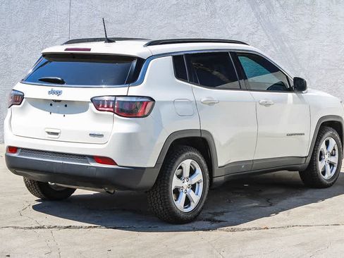 Used 2019 Jeep Compass Latitude FWD image 6