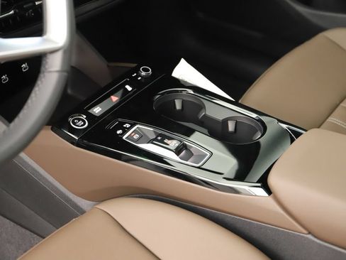 New 2027 Audi Q6 e-tron Prestige AWD/4WD image 16