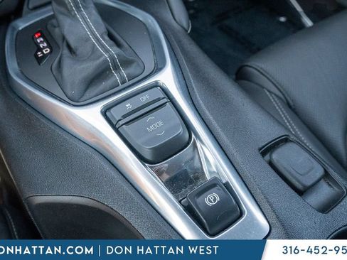 Used 2018 Chevrolet Camaro LT RWD image 9