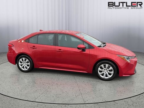 Used 2020 Toyota Corolla LE FWD image 7