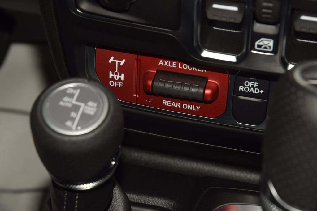 Used 2026 Jeep Gladiator Mojave AWD/4WD image 37
