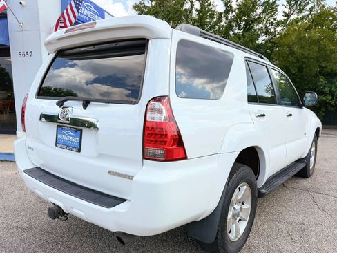 Used 2006 Toyota 4Runner SR5 RWD image 2