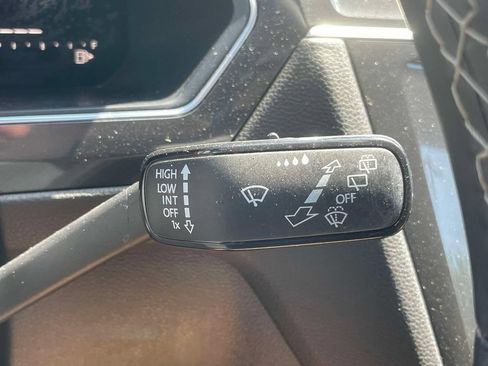 Used 2023 Volkswagen Tiguan SE AWD/4WD image 24