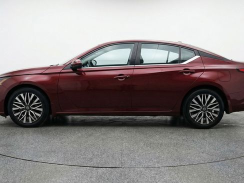 Used 2025 Nissan Altima 2.5 SV FWD image 5