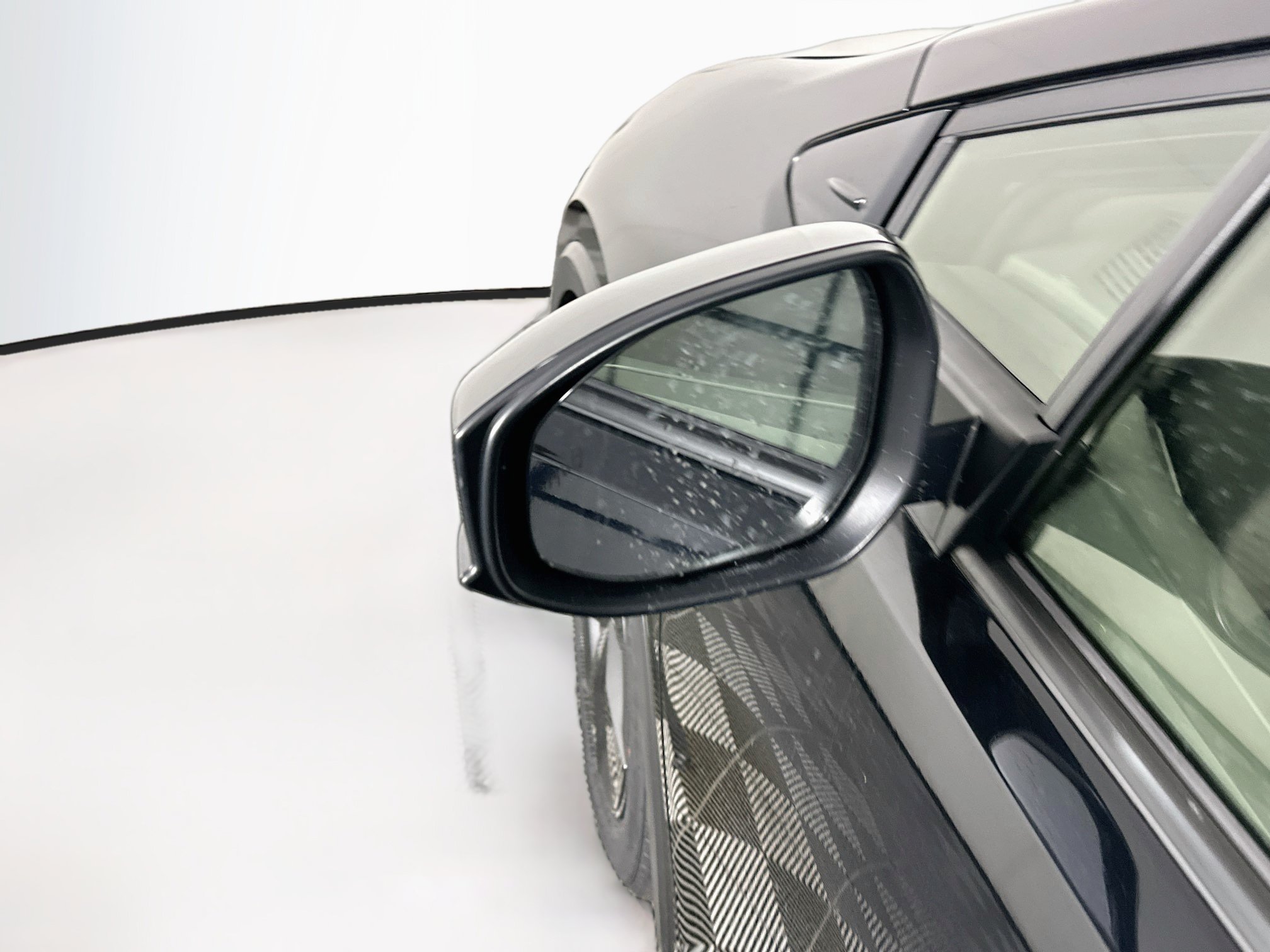 Used 2025 Toyota Prius LE FWD image 16
