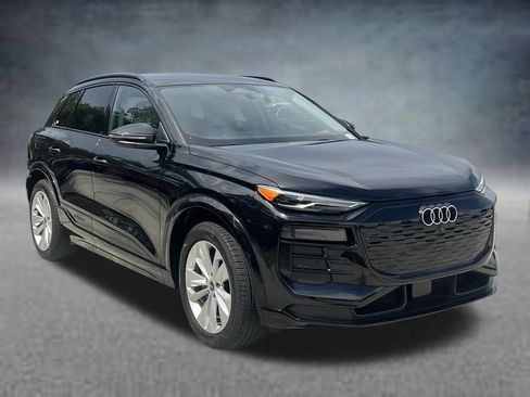 Used 2025 Audi Q6 e-tron Premium w/ Convenience Package RWD image 6