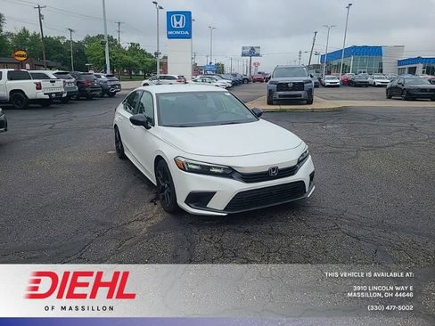 Used 2023 Honda Civic Sport image 1