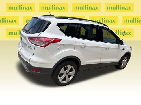 Used 2016 Ford Escape SE w/ SE Leather Comfort Package FWD image 4