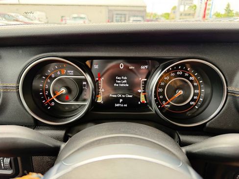 Used 2023 Jeep Gladiator Overland AWD/4WD image 30