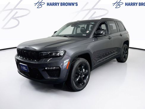 Used 2023 Jeep Grand Cherokee Limited w/ Luxury Tech Group II AWD/4WD image 1