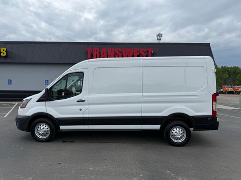 Used 2024 Ford Transit 250 148 Medium Roof Extended AWD image 2