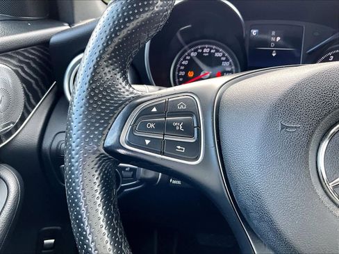 Used 2017 Mercedes-Benz GLC 300 4MATIC image 23