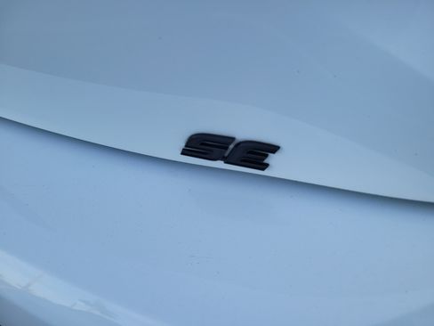 Used 2022 Toyota Corolla SE image 8