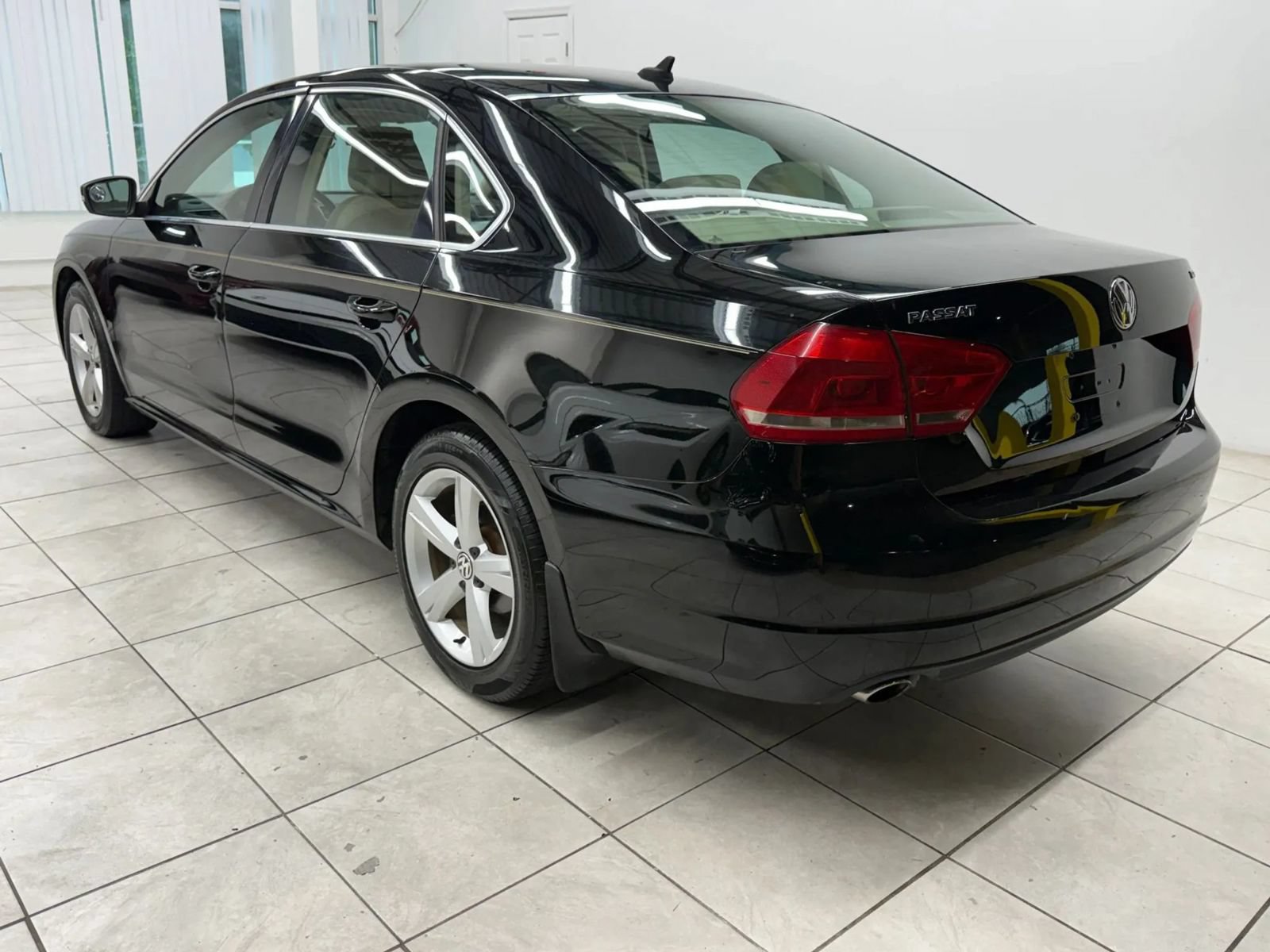 Used 2013 Volkswagen Passat TDI SE FWD image 7