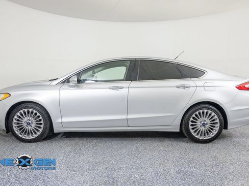 Used 2016 Ford Fusion Titanium FWD image 4