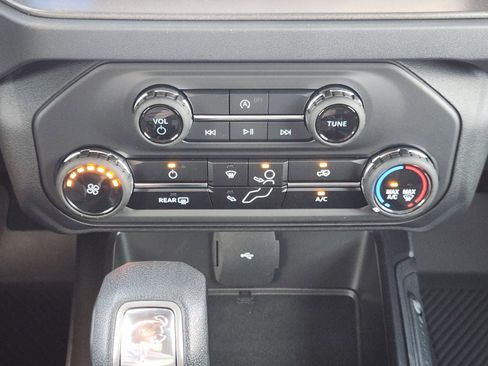 New 2026 Ford Bronco 2-Door AWD/4WD image 17