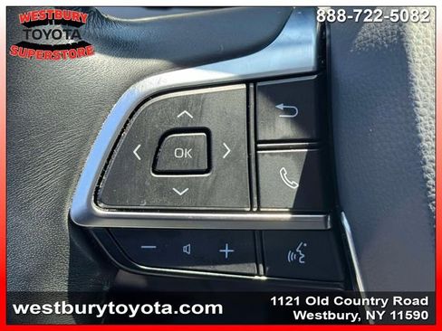 Used 2021 Toyota Highlander XLE AWD/4WD image 24